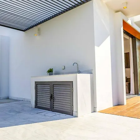 Laurus 6 Villa *